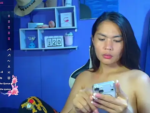 Snapshot of urgirljane chatting on May 20, 5:52 pm urgirljane online show from May 20, 5:52 pm