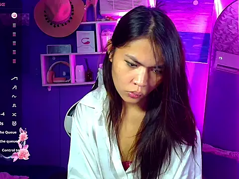 Snapshot of urgirljane chatting on May 28, 9:39 am urgirljane online show from May 28, 9:39 am