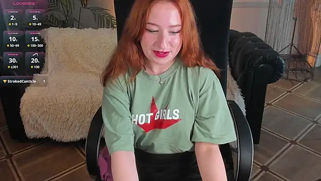 Snapshot of Violet_Griffen chatting on July 25, 3:53 pm Violet Griffen online show from July 25, 3:53 pm