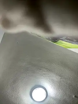 Snapshot of aavrdvh33 chatting on November 6, 9:05 pm aavrdvh33 online show from November 6, 9:05 pm