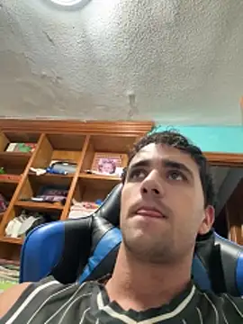 Snapshot of aavrdvh33 chatting on November 9, 6:39 pm aavrdvh33 online show from November 9, 6:39 pm