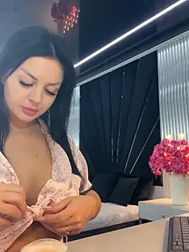 KenyaCruz online show from November 11, 6:52 pm