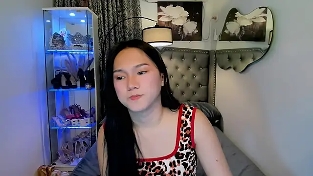 Snapshot of bigcockvenice chatting on November 18, 3:05 pm bigcockvenice online show from November 18, 3:05 pm
