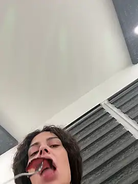 sweetchery999999 online show from December 5, 7:43 pm