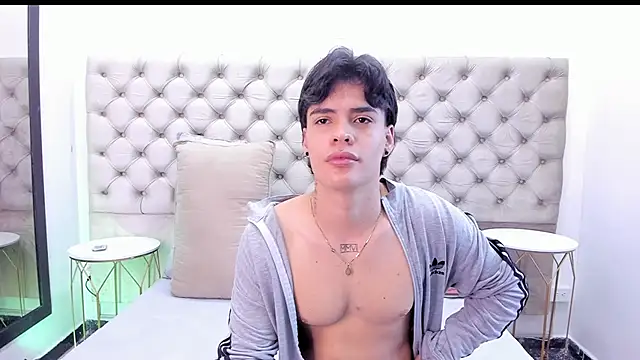 BenitoSaenz online show from November 17, 12:00 pm