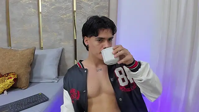 BenitoSaenz online show from December 19, 12:12 pm