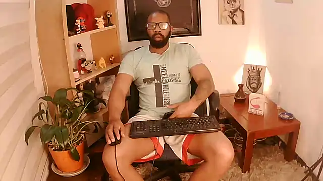 Snapshot of King_Malik chatting on October 24, 2:02 pm King Malik online show from October 24, 2:02 pm