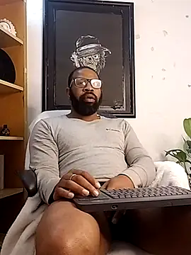 Snapshot of King_Malik chatting on January 8, 11:45 am King Malik online show from January 8, 11:45 am