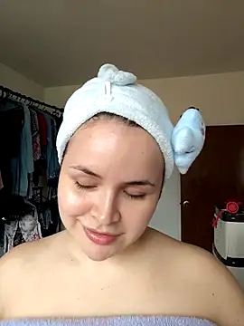 SeleneLuminari8 online show from May 11, 4:04 pm