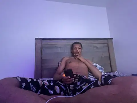 Snapshot of zeeeky_33deep chatting on July 3, 8:10 am zeeeky 33deep online show from July 3, 8:10 am