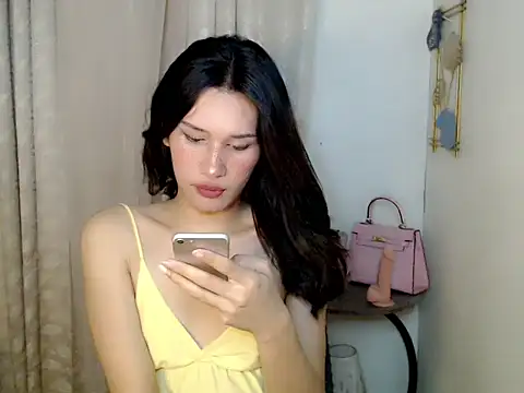 SerenaCortesi online show from April 8, 4:07 pm