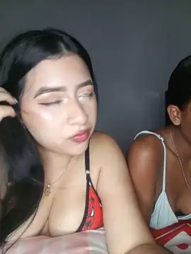 Snapshot of Chloe_Sky_love chatting on May 19, 3:46 am Chloe Sky love online show from May 19, 3:46 am