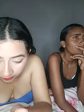 Snapshot of Chloe_Sky_love chatting on May 29, 3:59 am Chloe Sky love online show from May 29, 3:59 am