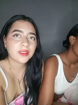 Snapshot of Chloe_Sky_love chatting on June 6, 3:22 am Chloe Sky love online show from June 6, 3:22 am