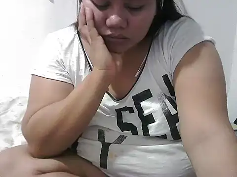 Snapshot of xxwild_pussyxx chatting on April 25, 12:08 pm xxwild pussyxx online show from April 25, 12:08 pm