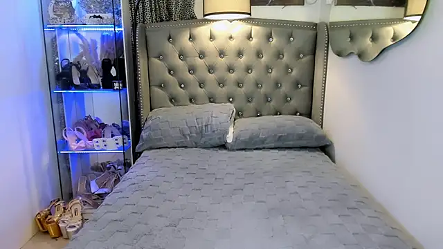 Lars empress online show from October 9, 8:34 am