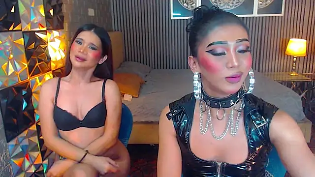 Snapshot of BigCockMaxineTS chatting on June 9, 2:01 am BigCockMaxineTS online show from June 9, 2:01 am