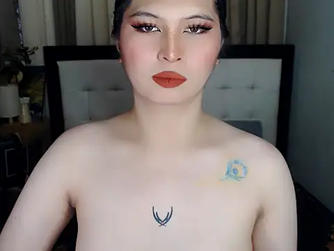 NaomiSmall online show from October 2, 8:54 am