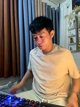 xshyboyx online show from December 2, 11:48 am