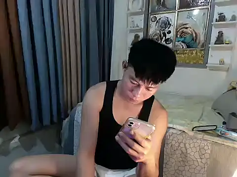 Snapshot of xshyboyx chatting on January 15, 2:54 pm xshyboyx online show from January 15, 2:54 pm