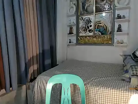 Snapshot of xshyboyx chatting on March 2, 2:03 am xshyboyx online show from March 2, 2:03 am
