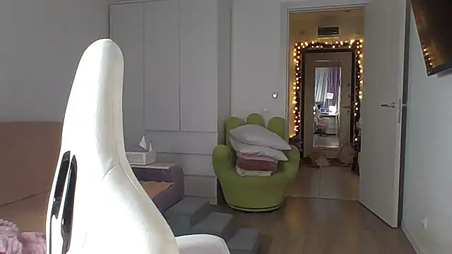 Snapshot of Qaynii chatting on October 25, 4:02 pm Qaynii online show from October 25, 4:02 pm