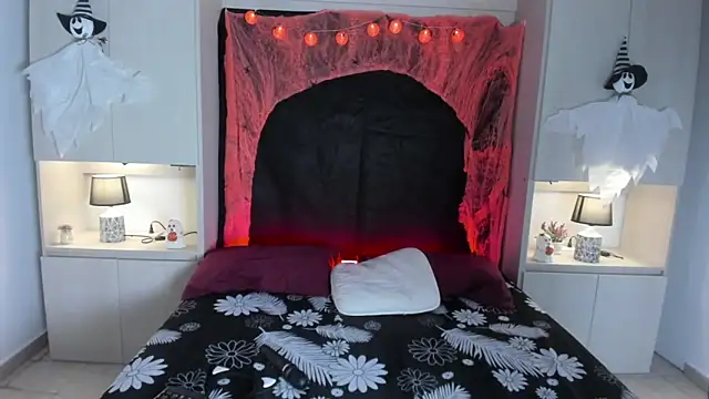 Snapshot of CamiGox chatting on October 16, 8:10 pm CamiGox online show from October 16, 8:10 pm