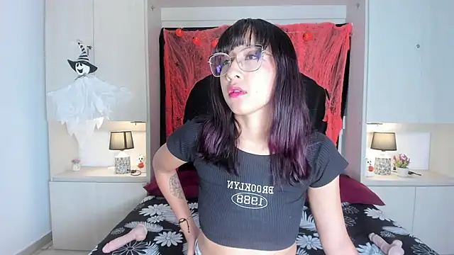 Snapshot of CamiGox chatting on October 22, 7:57 pm CamiGox online show from October 22, 7:57 pm