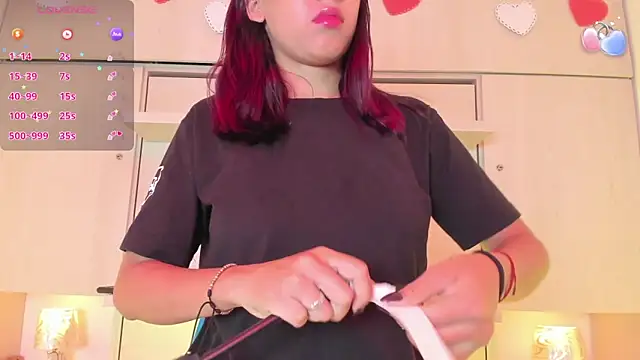 Snapshot of CamiGox chatting on October 24, 8:05 pm CamiGox online show from October 24, 8:05 pm