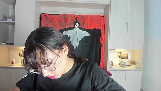 Snapshot of CamiGox chatting on November 6, 7:37 pm CamiGox online show from November 6, 7:37 pm