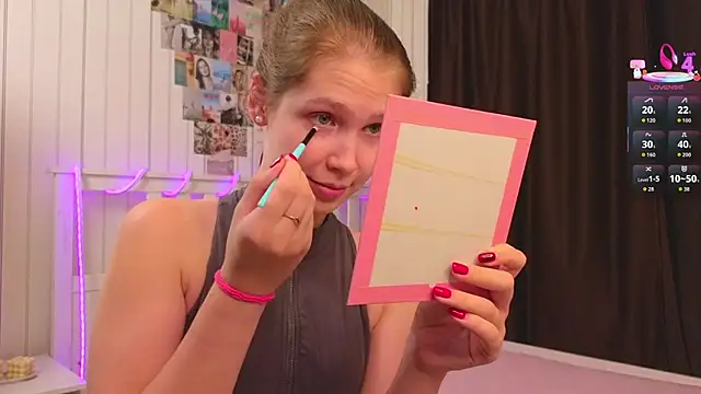 BeatrixCarIeton online show from November 5, 7:25 pm