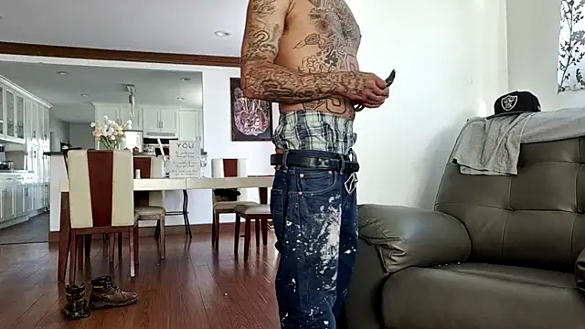 Snapshot of Cnutt310 chatting on October 29, 6:42 pm Cnutt310 online show from October 29, 6:42 pm