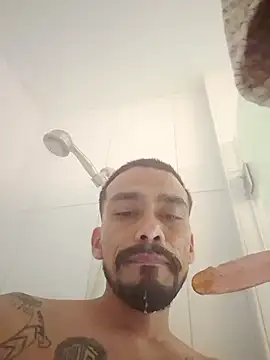 Snapshot of Cnutt310 chatting on November 13, 5:28 am Cnutt310 online show from November 13, 5:28 am