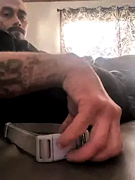 Snapshot of Cnutt310 chatting on December 1, 9:53 pm Cnutt310 online show from December 1, 9:53 pm