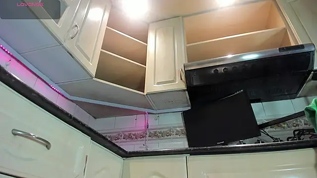 Snapshot of VictoriaPowell chatting on October 3, 12:02 pm VictoriaPowell online show from October 3, 12:02 pm