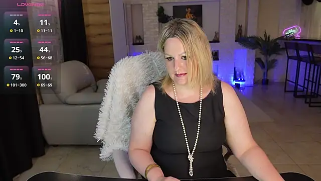 MariemLui online show from July 10, 2:30 pm