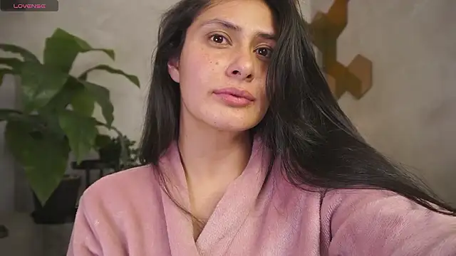 Snapshot of saritass_ chatting on March 8, 2:37 am saritass online show from March 8, 2:37 am