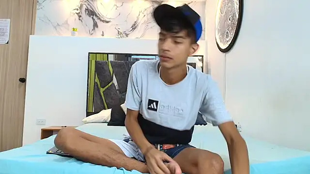 Snapshot of PRETTY_SEX1 chatting on September 18, 7:10 am PRETTY SEX1 online show from September 18, 7:10 am