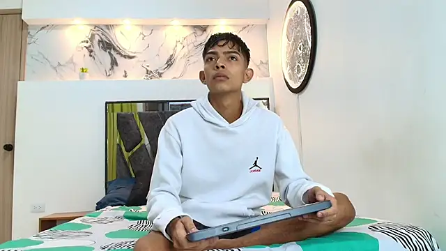 Snapshot of PRETTY_SEX1 chatting on September 20, 7:09 am PRETTY SEX1 online show from September 20, 7:09 am