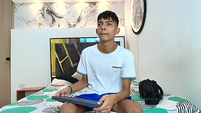 Snapshot of PRETTY_SEX1 chatting on October 4, 1:42 pm PRETTY SEX1 online show from October 4, 1:42 pm