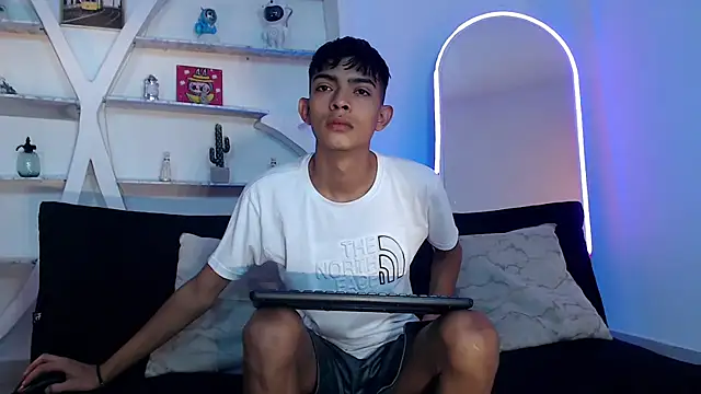 Snapshot of PRETTY_SEX1 chatting on October 6, 1:08 pm PRETTY SEX1 online show from October 6, 1:08 pm