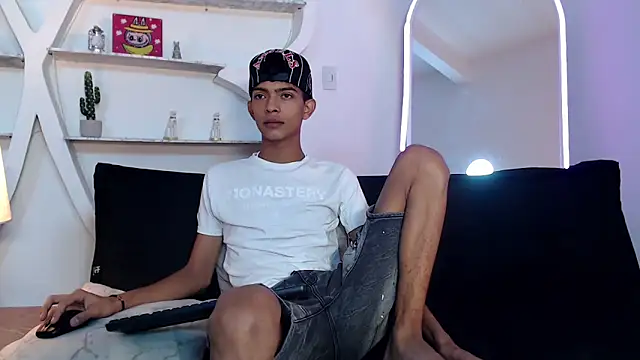 Snapshot of PRETTY_SEX1 chatting on October 21, 1:12 pm PRETTY SEX1 online show from October 21, 1:12 pm