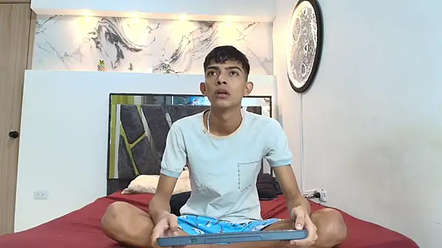 Snapshot of PRETTY_SEX1 chatting on December 5, 6:00 am PRETTY SEX1 online show from December 5, 6:00 am