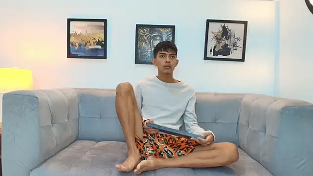 Snapshot of PRETTY_SEX1 chatting on December 16, 1:27 pm PRETTY SEX1 online show from December 16, 1:27 pm