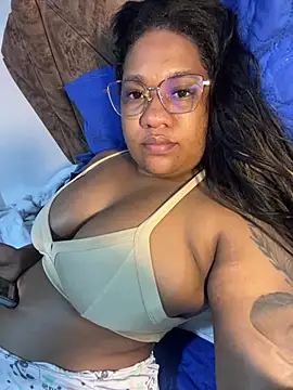 Snapshot of Sam_Blue chatting on July 8, 1:15 pm Sam Blue online show from July 8, 1:15 pm