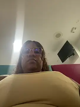 Snapshot of Sam_Blue chatting on July 28, 12:48 pm Sam Blue online show from July 28, 12:48 pm