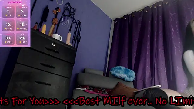 angierot2025 online show from February 11, 7:41 pm