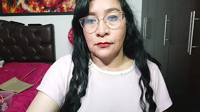 Snapshot of Grace_mature_milf chatting on May 25, 12:38 am Grace mature milf online show from May 25, 12:38 am