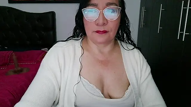 Snapshot of Grace_mature_milf chatting on June 15, 10:06 am Grace mature milf online show from June 15, 10:06 am