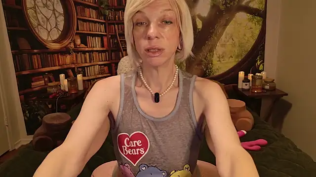 HaileeAtHome online show from June 24, 3:38 am